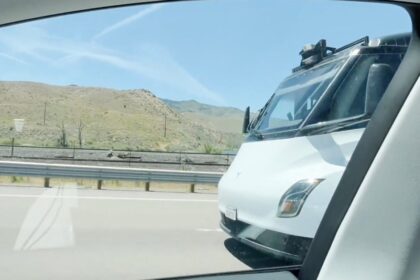 Tesla Semi spotted using a sensor array