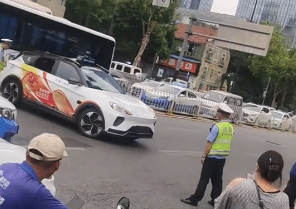 Robotaxis make friends and enemies on the streets of Wuhan