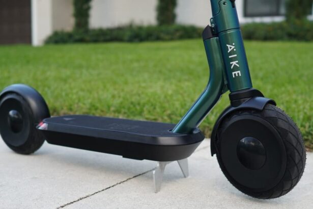 Äike T review: Testing the first electric scooter that can charge your laptop