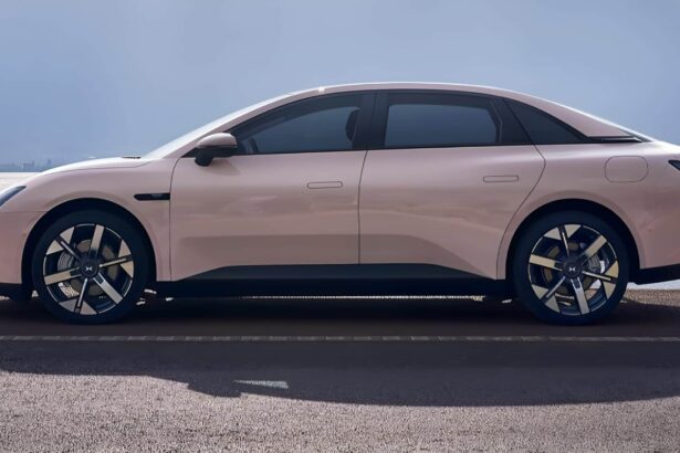 Xpeng Mona M03 all-electric hatchback opens for reservations