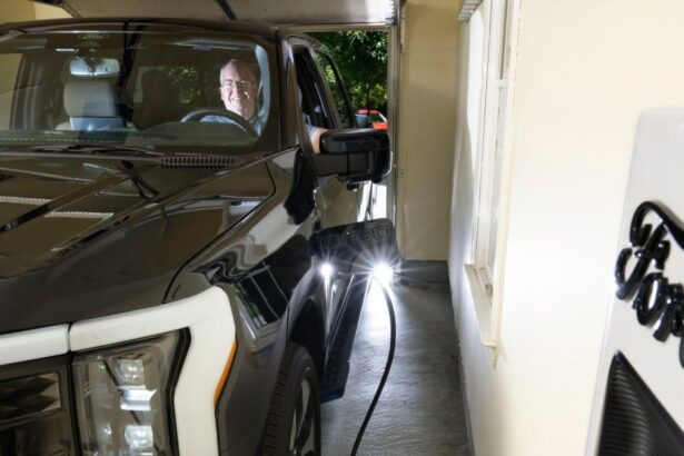 Sunrun launches the US’s first vehicle-to-home power plant using customer-owned Ford F-150 Lightnings