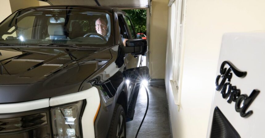 Sunrun launches the US’s first vehicle-to-home power plant using customer-owned Ford F-150 Lightnings