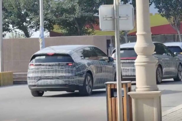 Li Auto spy shot shows all 3 M series all-electric SUVs in one picture