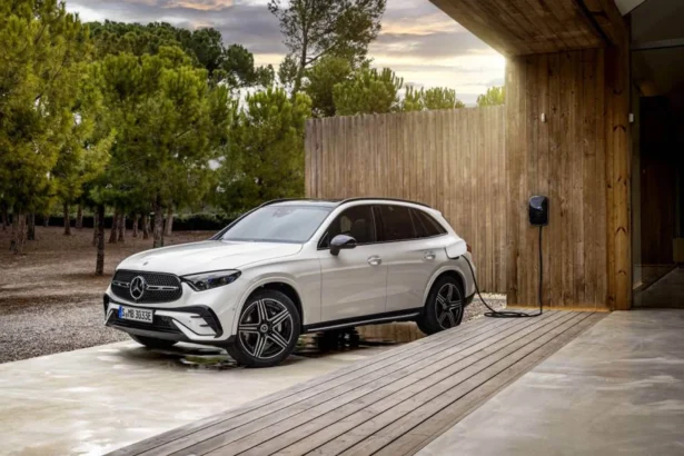 2025 Mercedes GLC 350e PHEV has 54 miles of electric range for $61,050