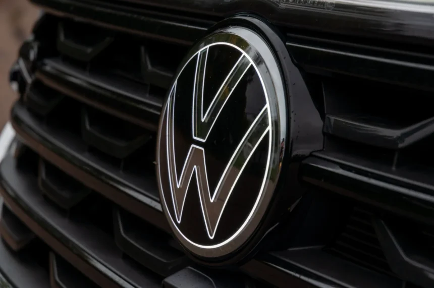 VW CEO pushes for hybrids in the US