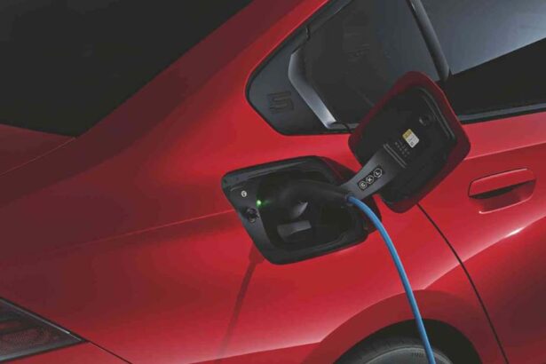 BMW expands ChargeForward incentive program to EV drivers in the contiguous United States