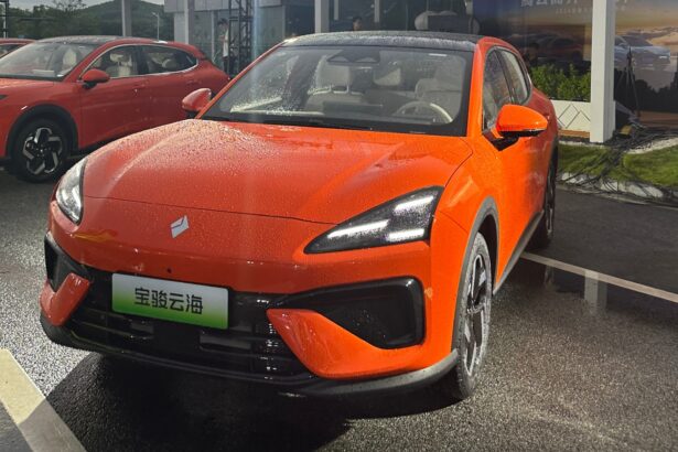 baojun yunhai orange front side