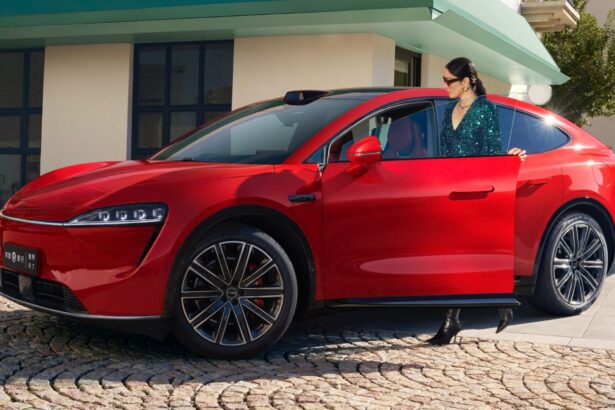 Luxeed R7 launched in China red car front side