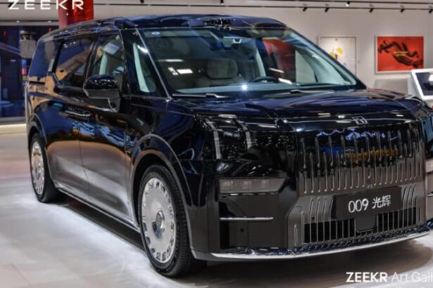 Zeekr 009 Glory Edition (Grand) 4-seat MPV with 777 hp delivered 1000 units