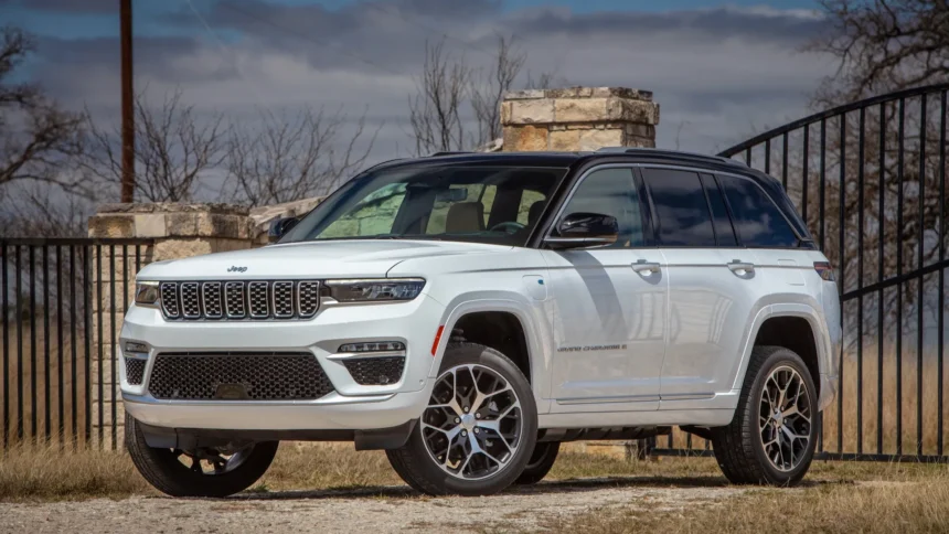 2025 Jeep Grand Cherokee 4xe PHEV carries forward for $62,285