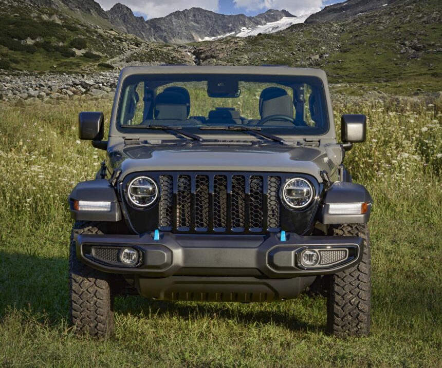 Jeep recalling 194,000 plug-in hybrid SUVs for battery fires