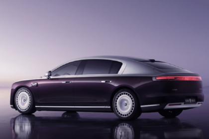 Maextro S800 electric sedan from Huawei and JAC about 5.5 meters long and will unveil November 26