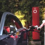 Huawei unveils unmanned EV charging robotic arm [video]