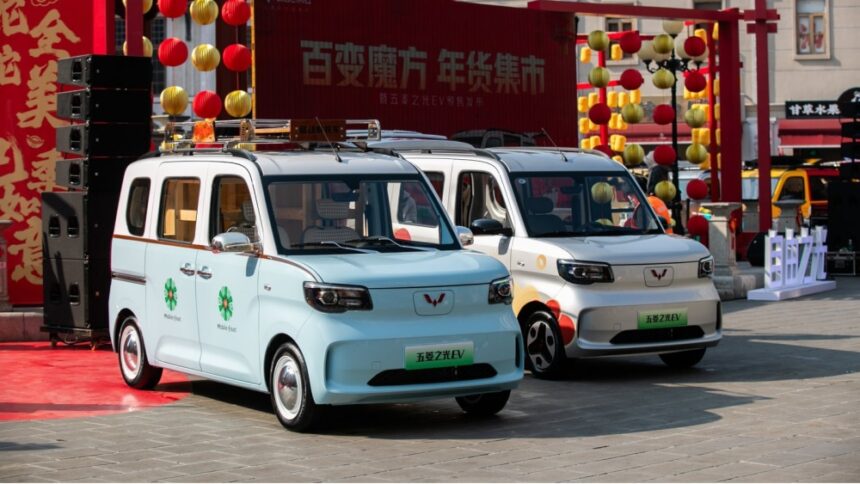 Wuling Zhiguang EV started pre-sales in China at 6,520 USD