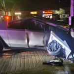 Tesla Cybertruck Full Self-driving crash