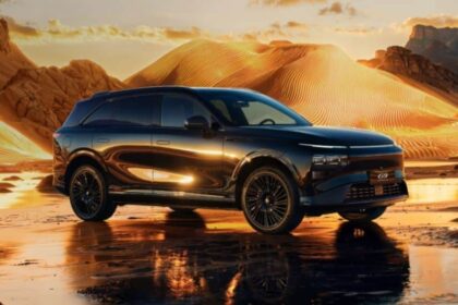 2025 Xpeng G9 all-electric SUV with 725 km range officially unveiled in China