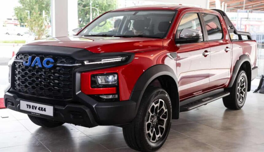 JAC T9 EV pick up revealed in Singapore to rival ICE trucks