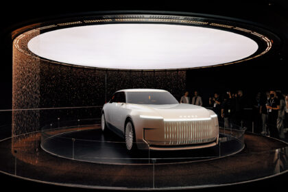 SAIC's Roewe introduces 'Pearl' concept car designed by former Rolls-Royce design chief