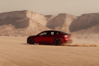 Tesla’s top financial controller leaves (TSLA)