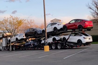 Tesla (TSLA) announces 336,681 deliveries, far worse than expected