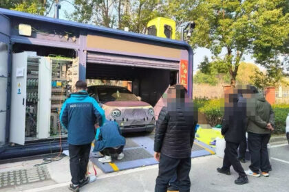 Nio’s Firefly demo swap station was seen in China during operation