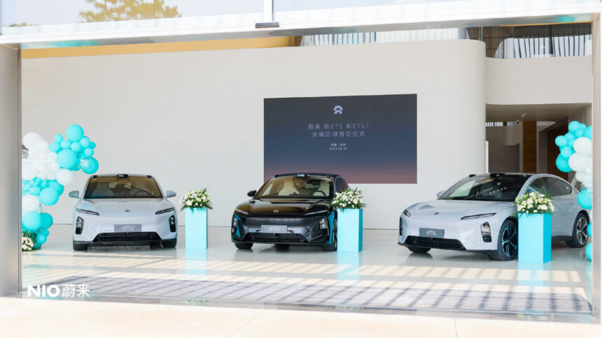 Nio started deliveries of the updated ET5 and ET5 Touring in China
