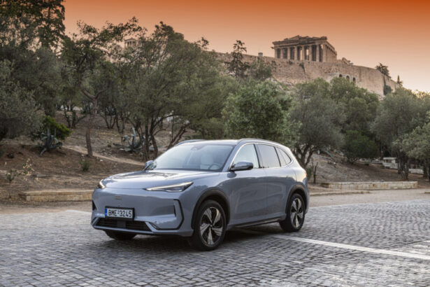 Geely EX5 electric SUV officially enters the Greek market
