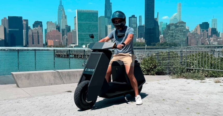 Hands-on with the Infinite Machine P1: A futuristic electric scooter that’s built for everyday riders