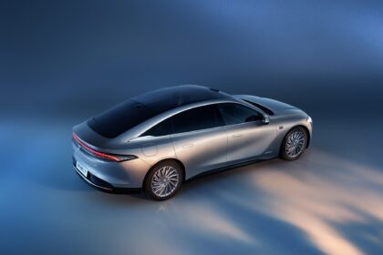 1,400km comprehensive range, does 0 to 100 in 5.9s