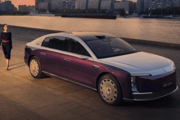 Huawei’s Maextro S800 flagship sedan hits 6,500 orders within 30 days in China