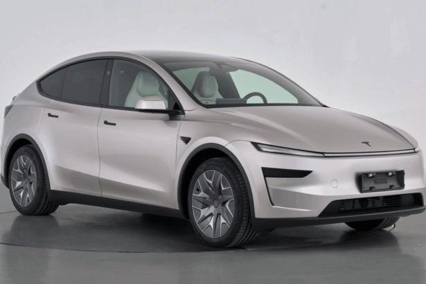 Tesla announces Model YL, a larger 6-seater SUV coming this fall