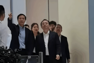 BYD CEO seen visiting Xiaomi Auto factory hosted by Lei Jun, leaked