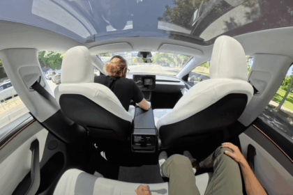 Tesla Robotaxi supervisor takes over