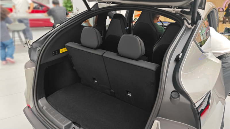 Tesla Model Y L six-seater hits stores across China, local auto media finds its third row experience "abysmal"