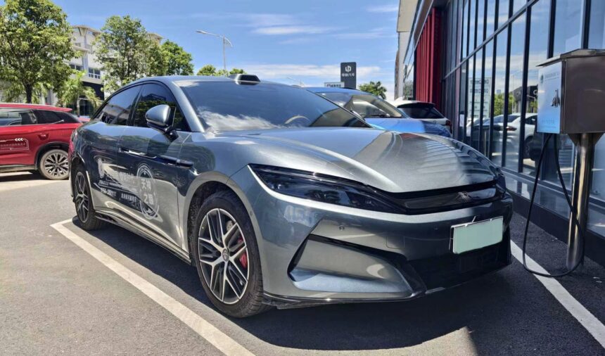 Sunday China Drive | BYD Han L EV 1,086 hp dual-motor EV tested