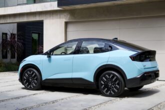 Nissan is getting ready for the new LEAF EV with a one-stop clean energy shop