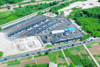 Huawei unveils world's first 100MW heavy-duty truck supercharging station targeting 45,000-ton annual carbon reduction