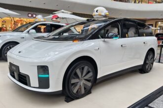 Sunday China Drive | Li Auto i8: three-row electric SUV with MPV-like design
