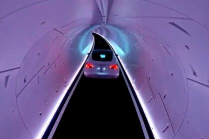 Tesla self-driving is still not working in Vegas’s single lane tunnels, but Elon says 50% of US this year