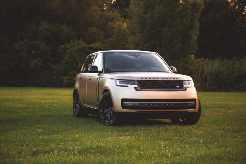 Review: 2025 Range Rover P550e SE