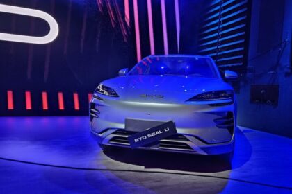 BYD Group quarterly sales decline for the first time since 2020 as its main competitor rises 96%